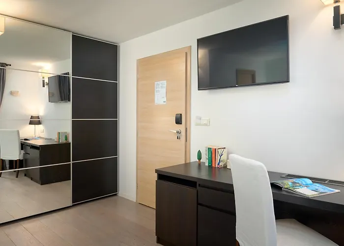 Sun Luxury בית הארחה 3*